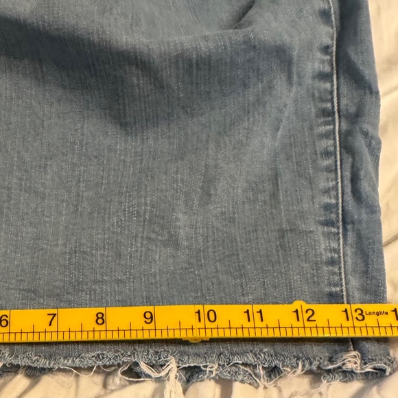 Torrid Perfect Wide Leg Vintage Stretch Jeans 30R – Light Wash Distressed Knees - Picture 7 of 11